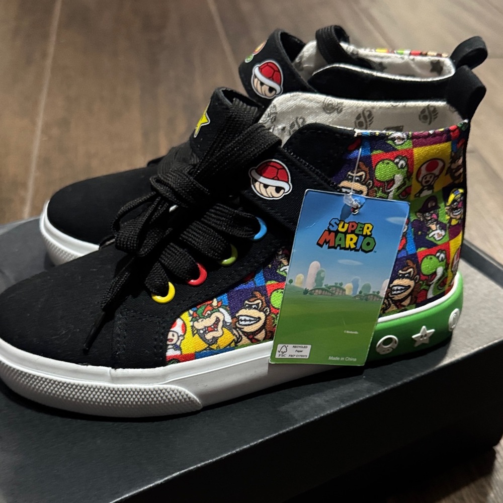 Nintendo Super Mario Kids Sneakers - NWT size 2